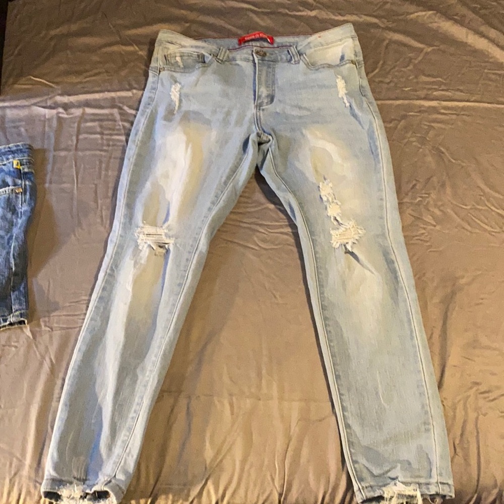 GoGo Star Distressed Jeans